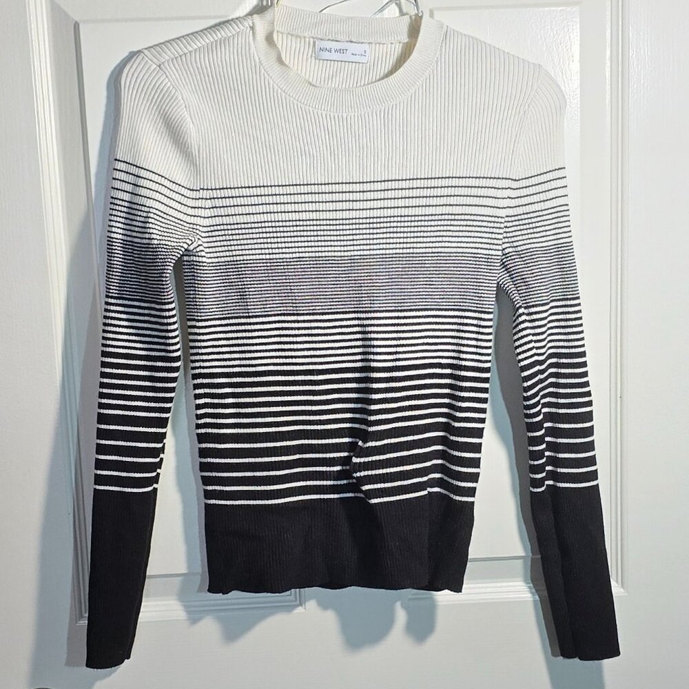 Women's Crewneck, Ribbed, Pullover, Lightweight Sweater S and M available